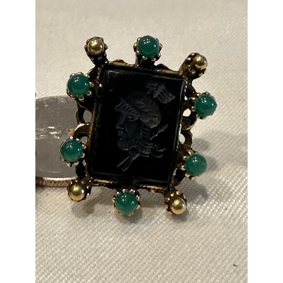 Intaglio Soldier Cameo Earrings Onyx Green Cabochon Stones Screwback Vtg 60s - Picture 2 of 6